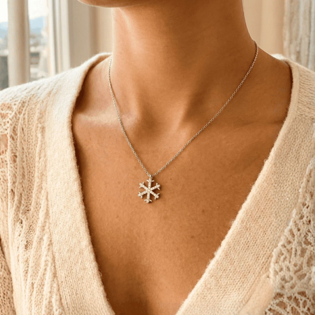 Eirlys Snowflake Silver Necklace
