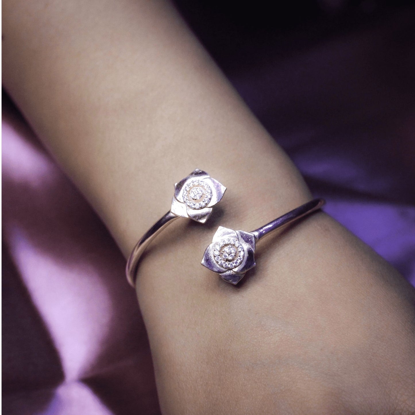 Rose Gold Dual Flower Bracelet