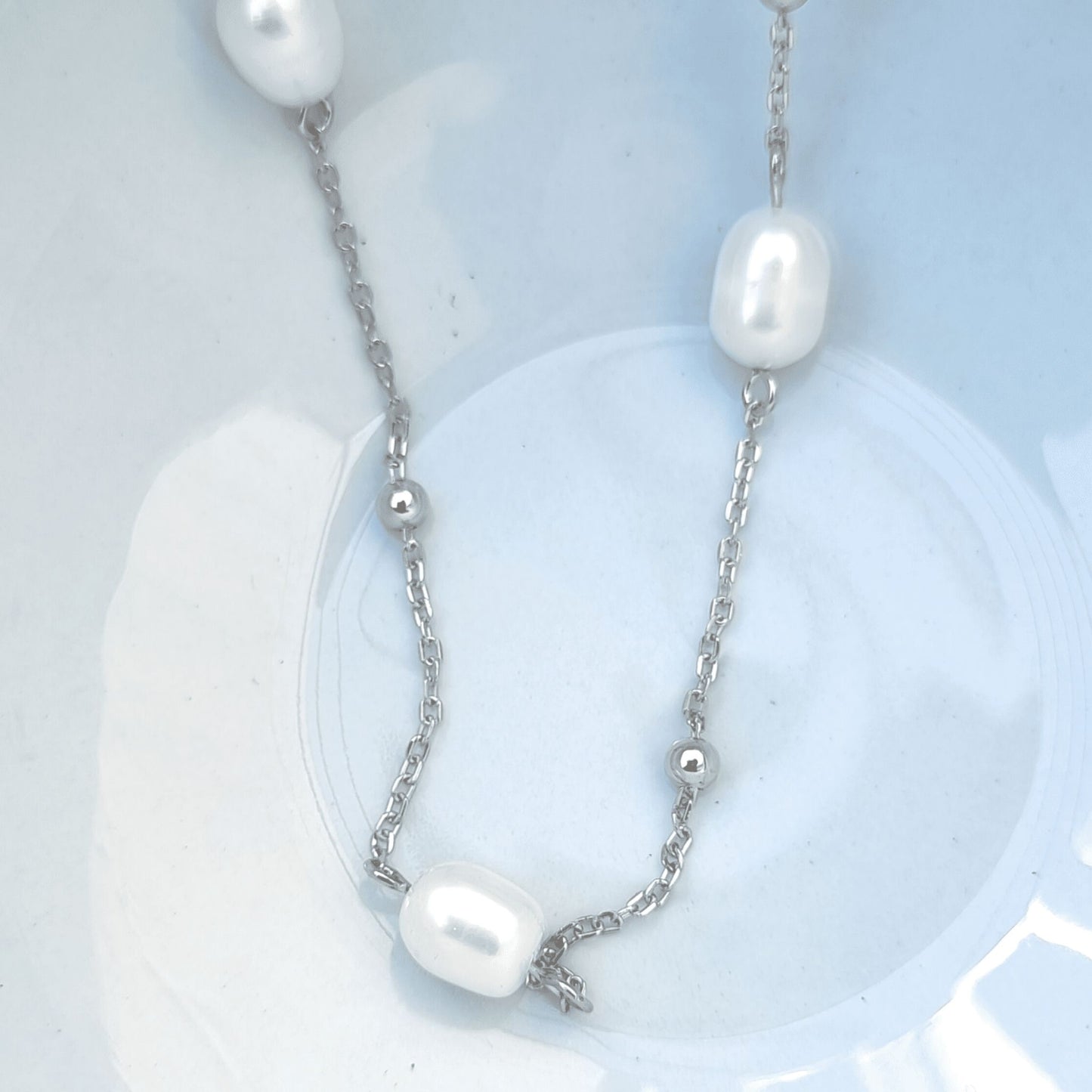 Silver Elegant Pearl necklace