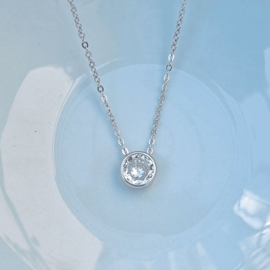 Silver Solitaire Round Necklace